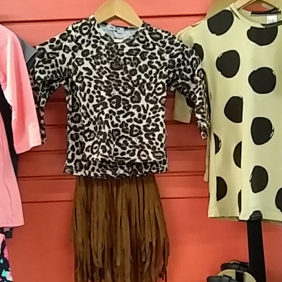 2 piece, skirt and top - Picture 2 of 2